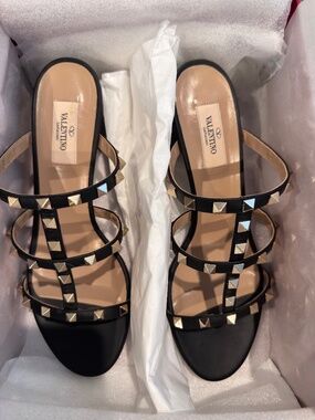 Valentine RockStud Sandals NWT Size 40